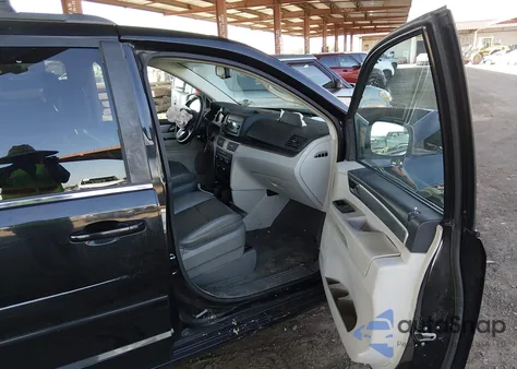 2011 Volkswagen Routan Se z USA, uszkodzony, nr VIN 2V4RW3DG5BR670415